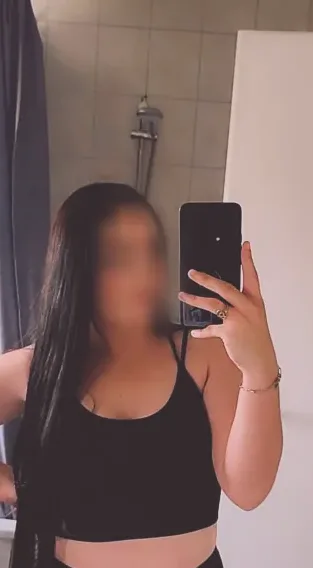 Elina, 28