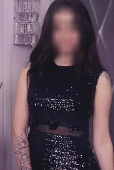 Elisa, 28