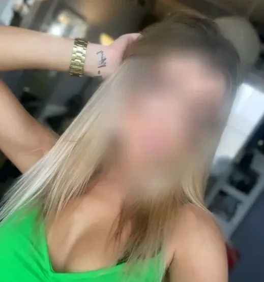 Elli, 21