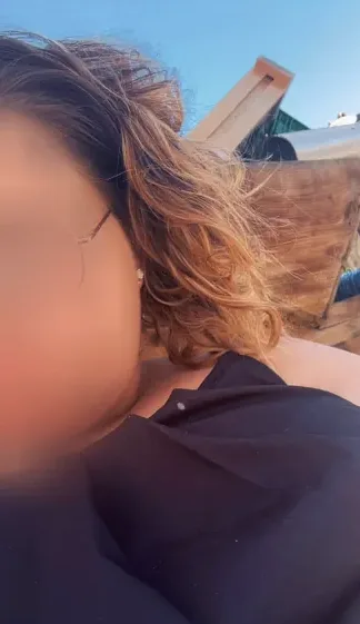 Emilia, 27