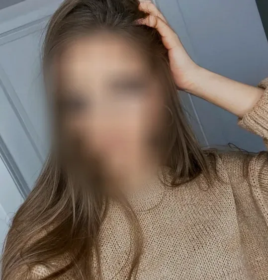 Henna, 29