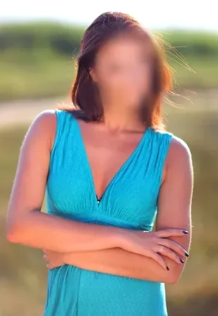 Nina, 36