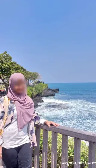 Olivia, 37
