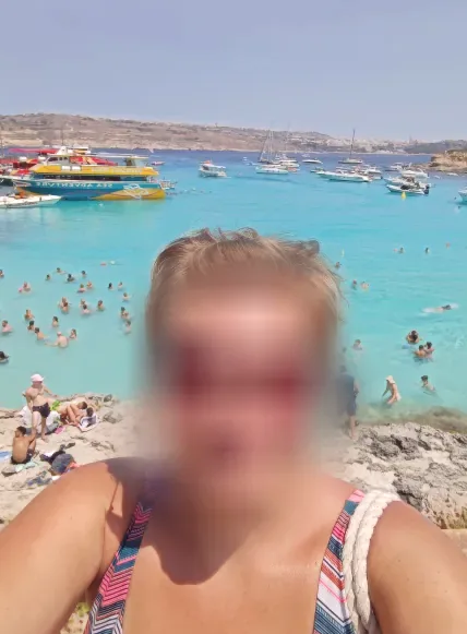 Roosa, 40