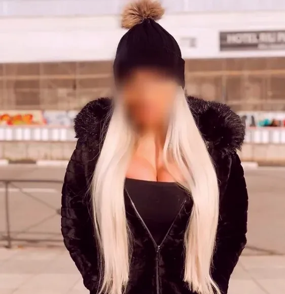 Susanna, 35